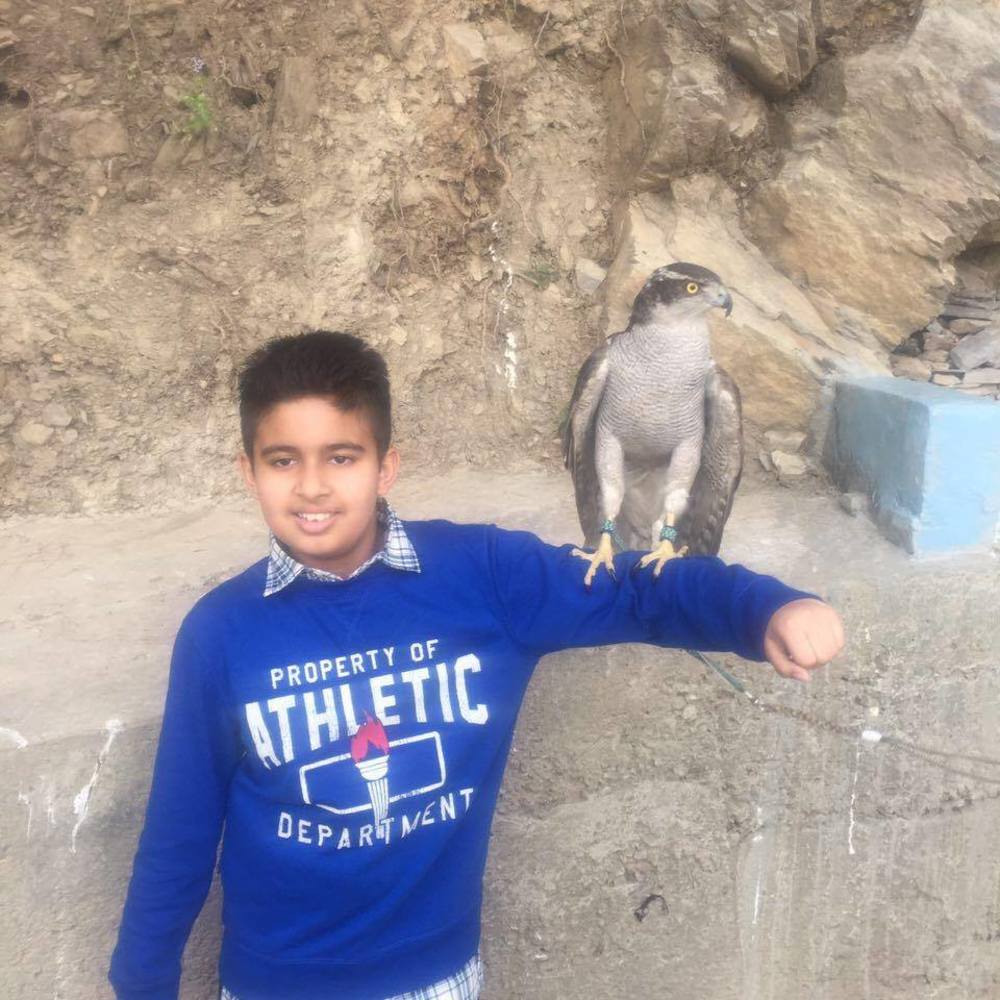 Meet your Posher, Atif